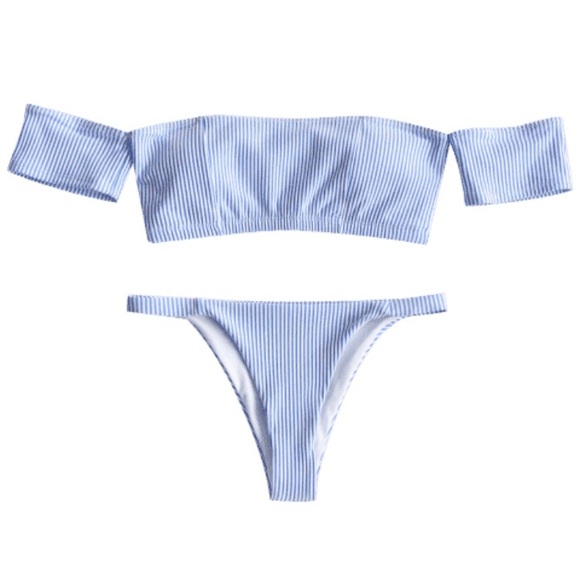 Bikini - Picture 3 of 3